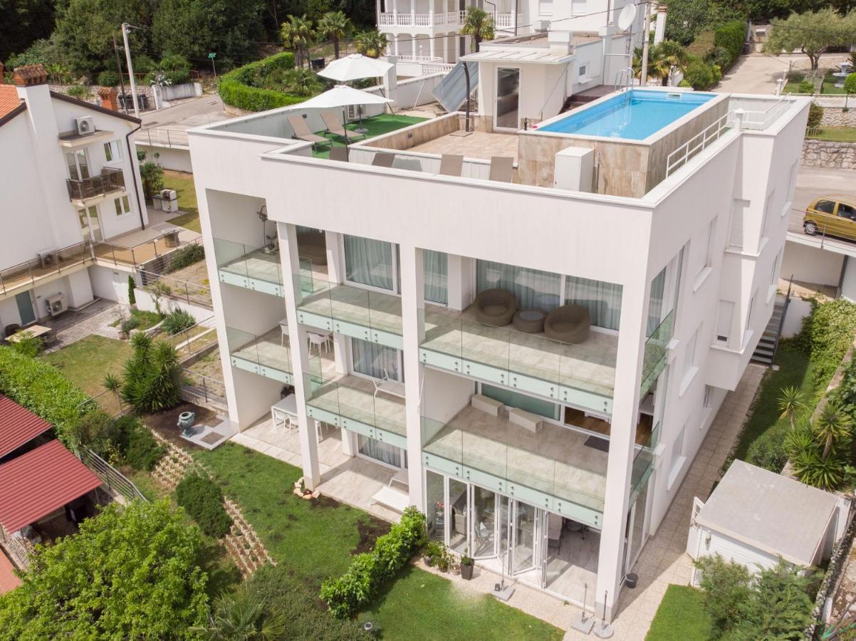 Apartment Lui With Rooftop Swimming Pool Ičići Exterior foto